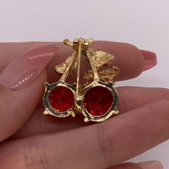 Little Red Cherry Bee Brooch Pin Gold Plated - Picture 3 of 7